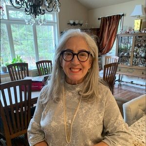 Meet your Posher, Lina